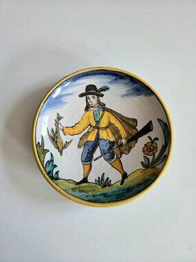 Antique (?) 19th Century Italian Montelupo Majolica Handmade Hand Painted Plate